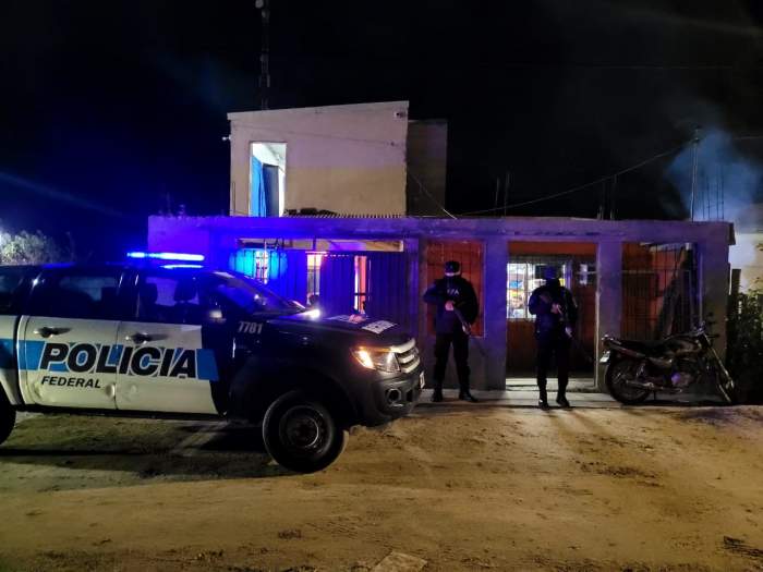 MOCORETÁ: HALLARON DROGAS, PESOS Y DÓLARES EN UN ALLANAMIENTO