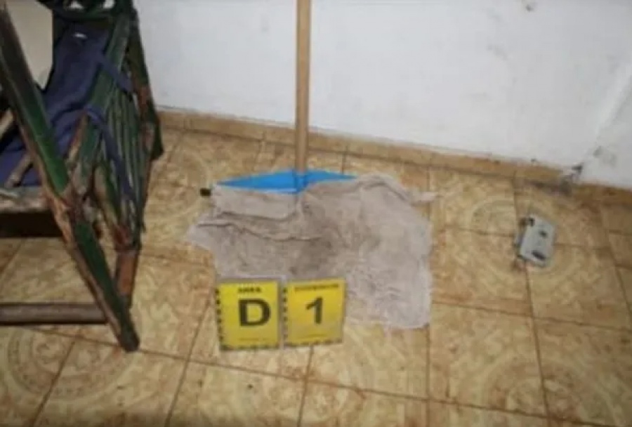 SALIERON A LA LUZ FOTOS DEL INTERIOR DE LA CASA DONDE SE PERPETRÓ EL TRIPLE CRIMEN