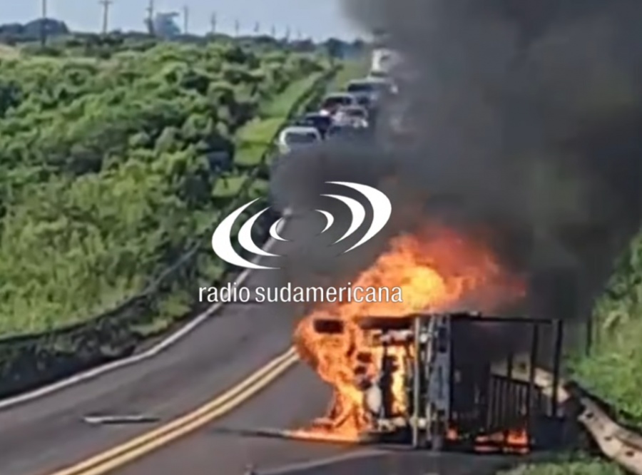 ACCIDENTE E INCENDIO SOBRE RUTA 12: LOS FALLECIDOS PERTENECÍAN A UNA EMPRESA DE PUBLICIDAD